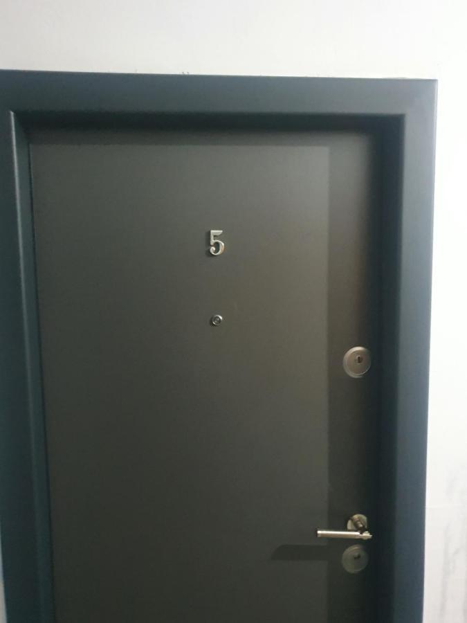 Shopping Cyti Cu 5 Apartment Râmnicu Vâlcea Exterior foto